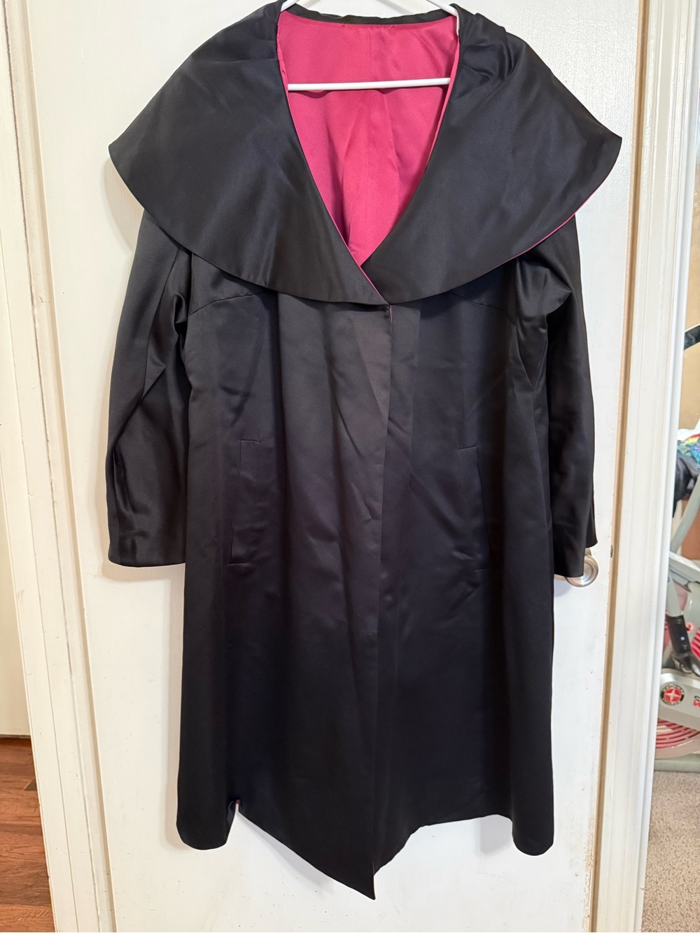 Reversible Black swingCoat with Pink Lining - Women's Jacket & Coat. Excellentl